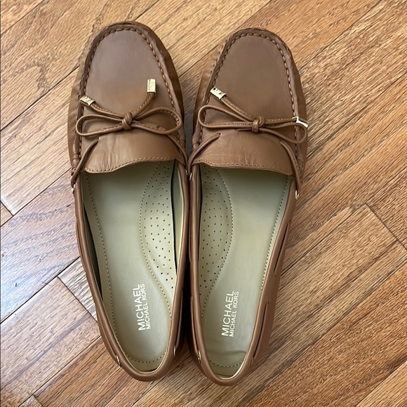 NWOT Michael Kors Brown Leather Loafers Women’s Size 8M - Picture 3 of 6